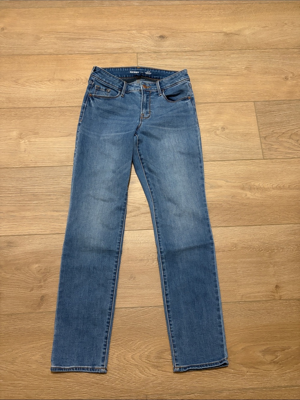 Old Navy Medium Blue Straight-Leg Women’s Jeans